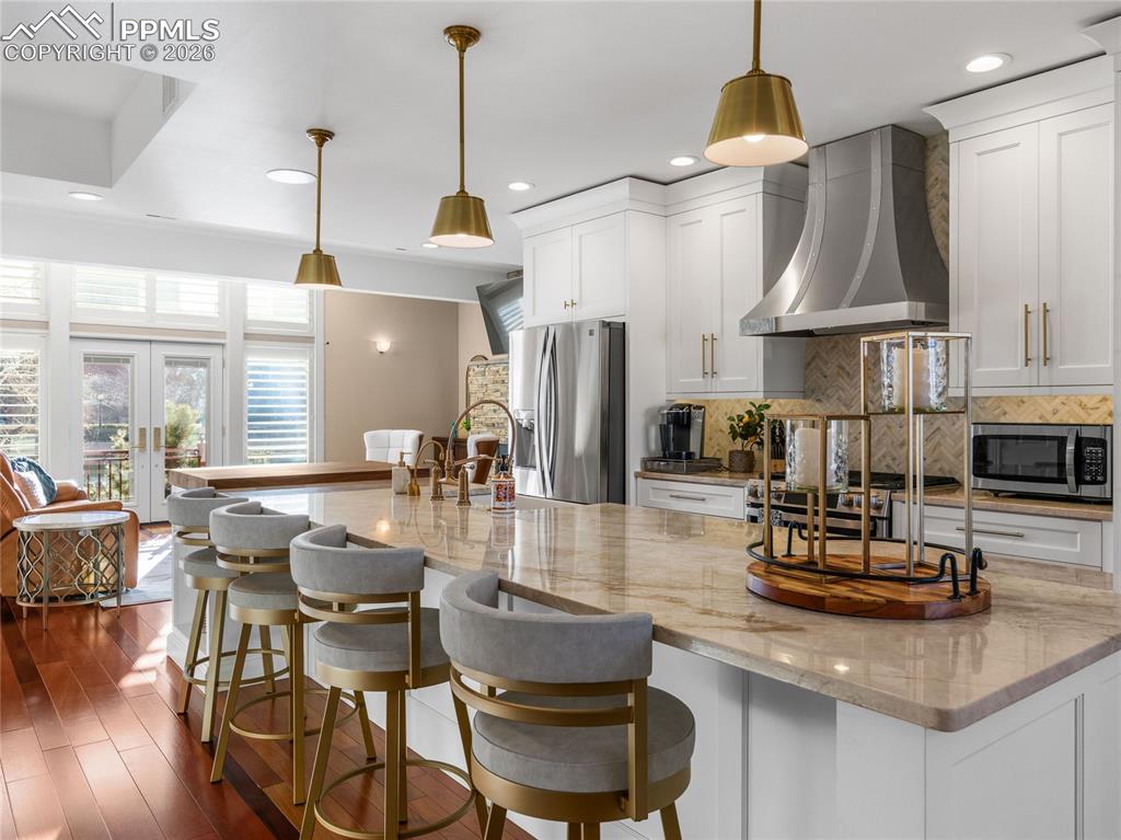 229 W Riverwalk photo 3