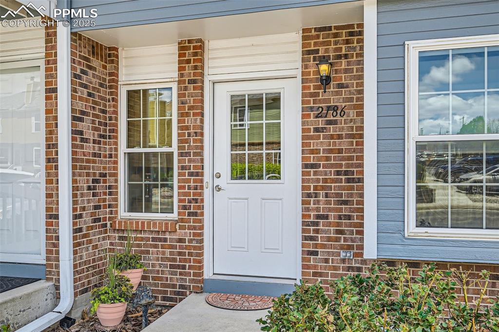 2186 Giltshire Drive photo 2