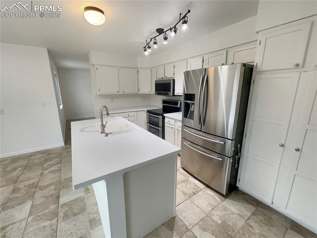 217 Corliss Street photo 2