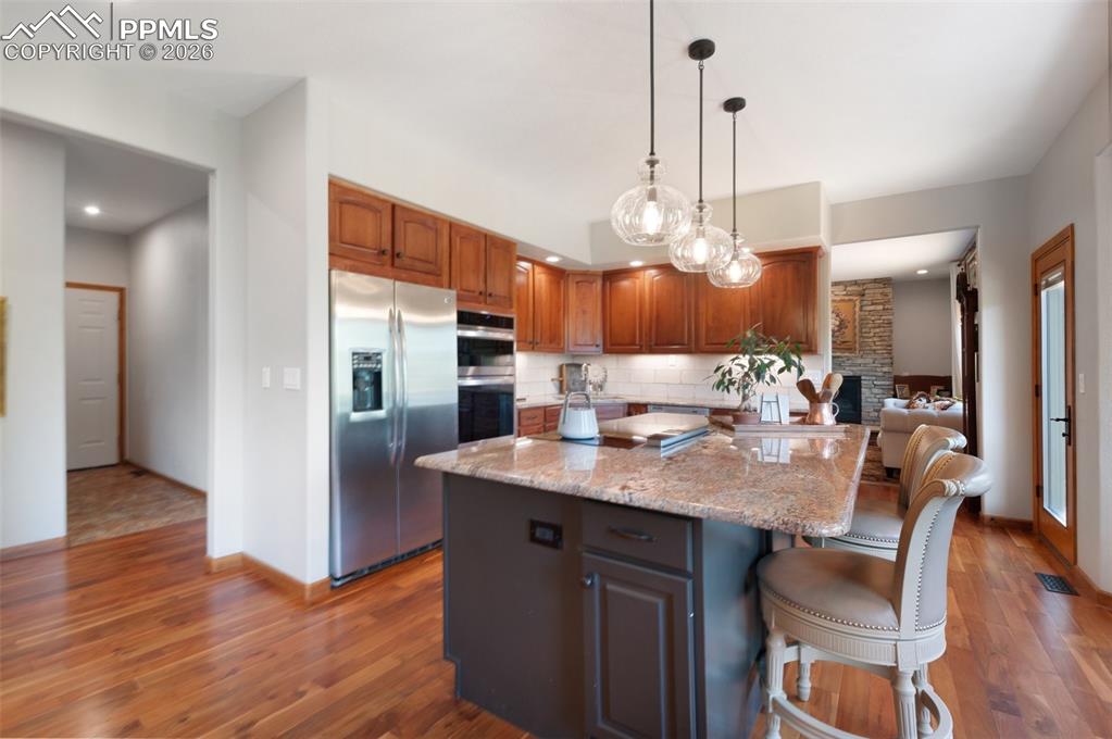 Spacious Center Island With Storage