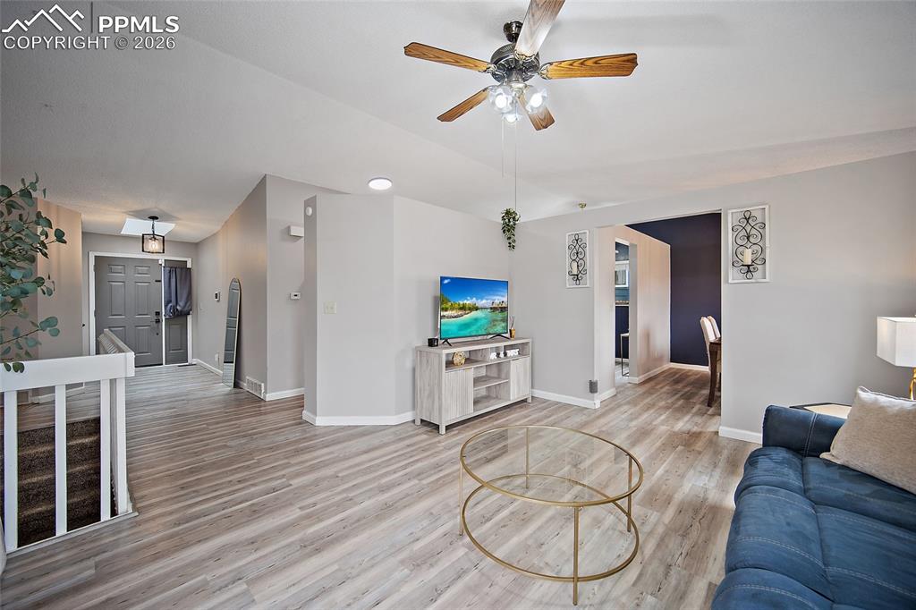 295 Fleming Street photo 3