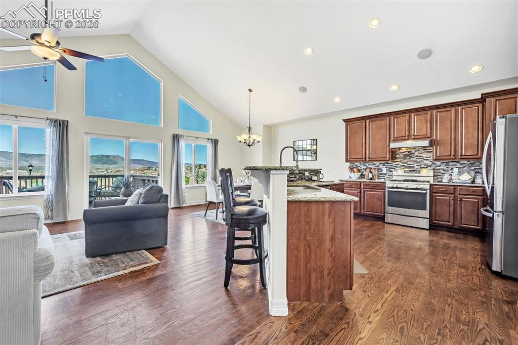 1468 Yellow Tail Drive photo 3