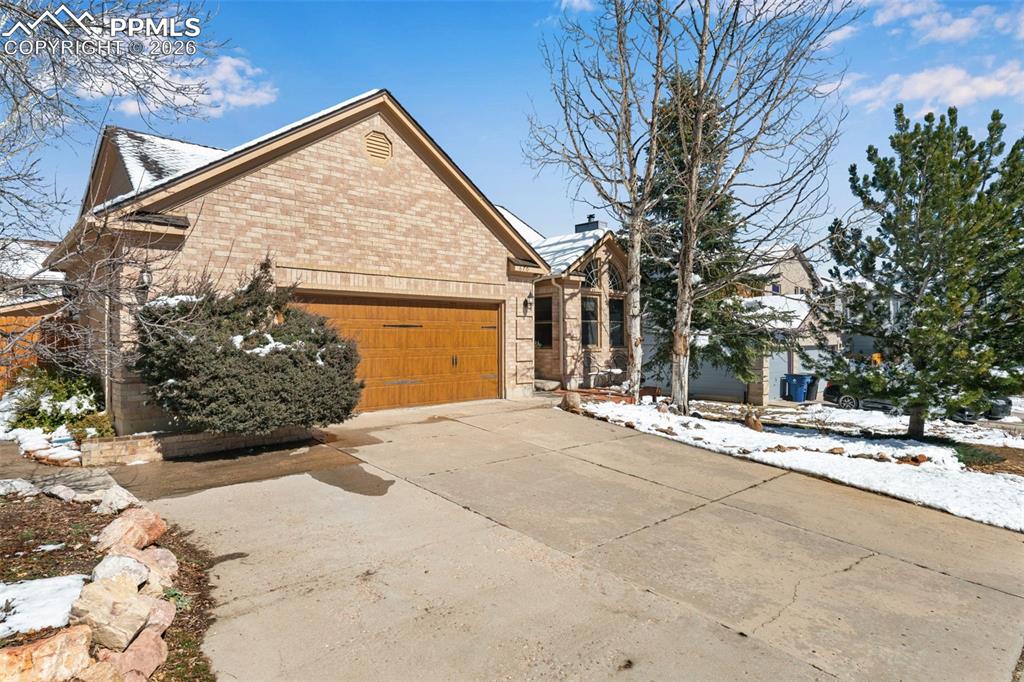 670 Fernglen Court photo 2