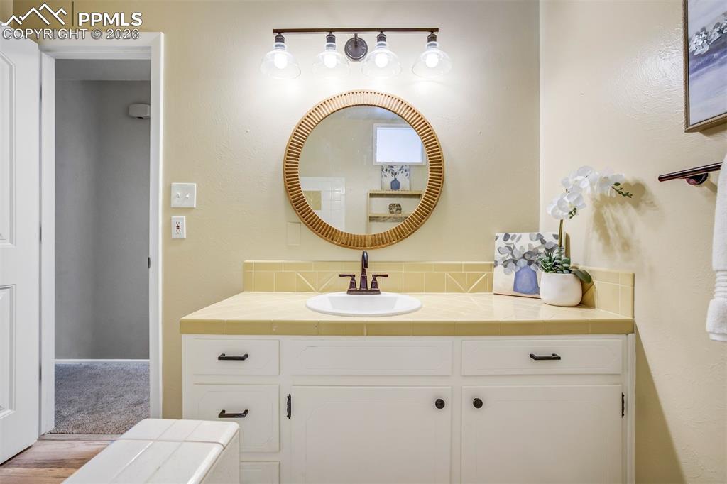 Bathroom on the main