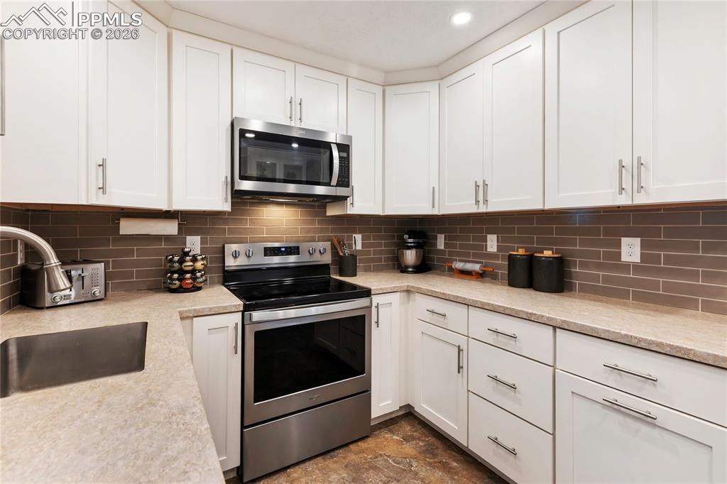 The kitchen has plenty of storage space!