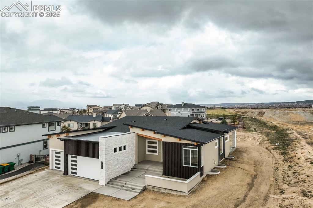 2064 Walnut Creek Court photo 2