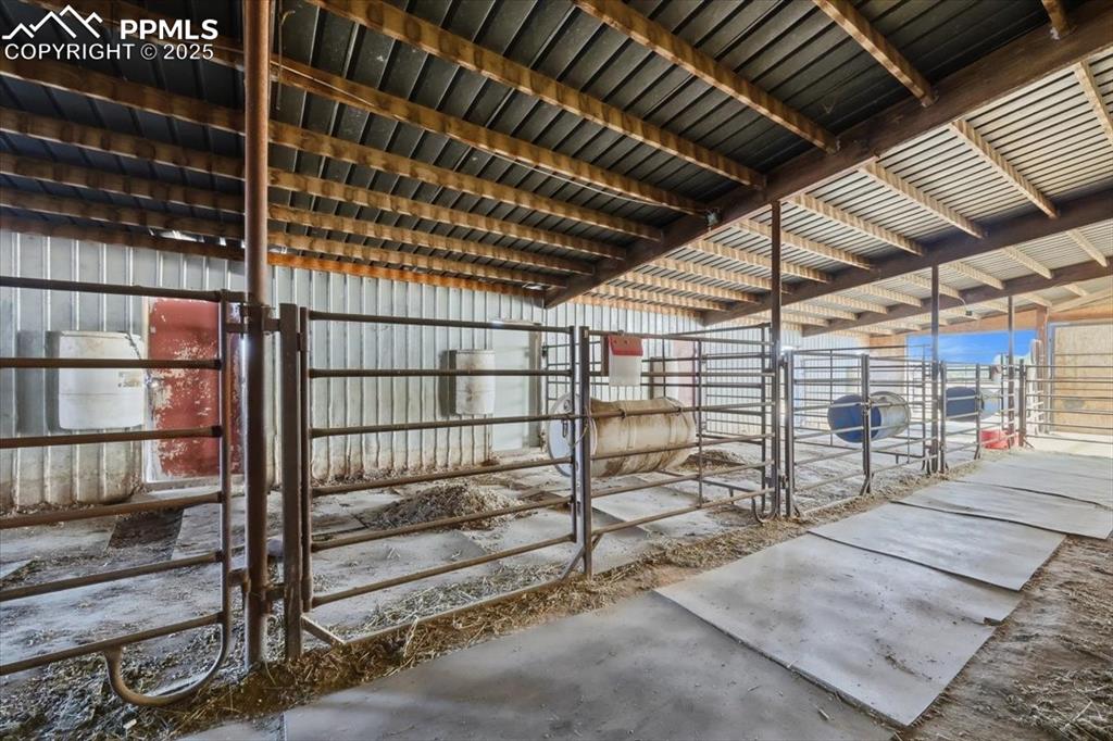 Boarding stalls with outside runs