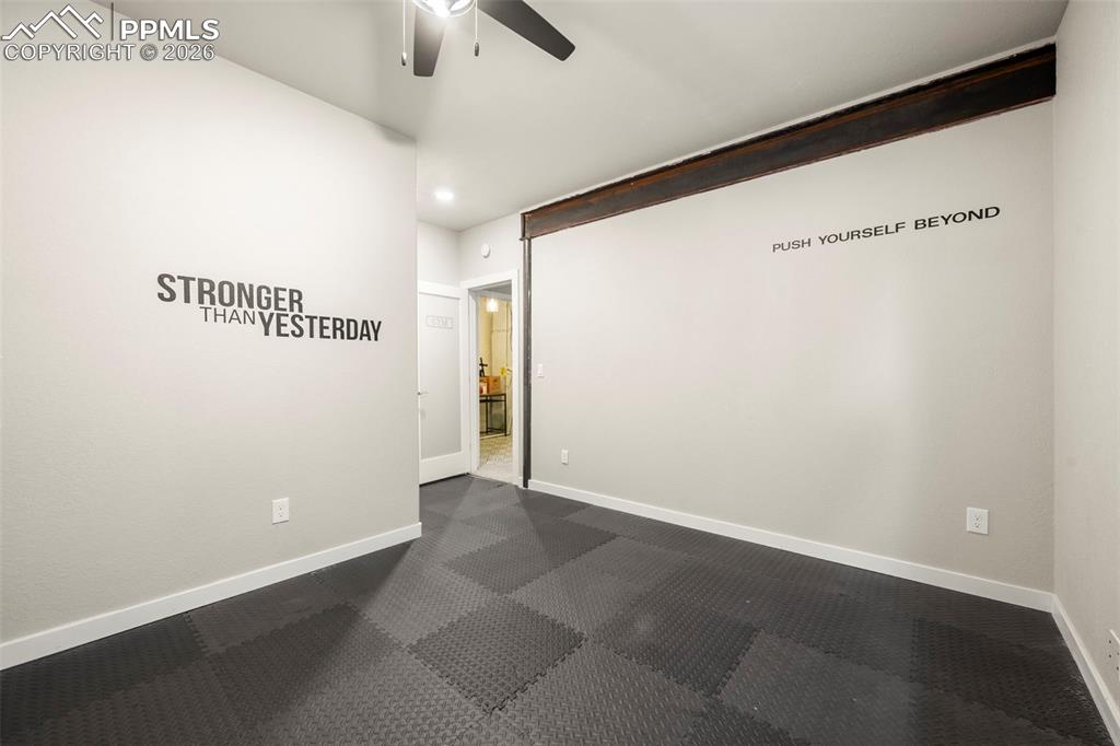Unfurnished room with ceiling fan and recessed lighting