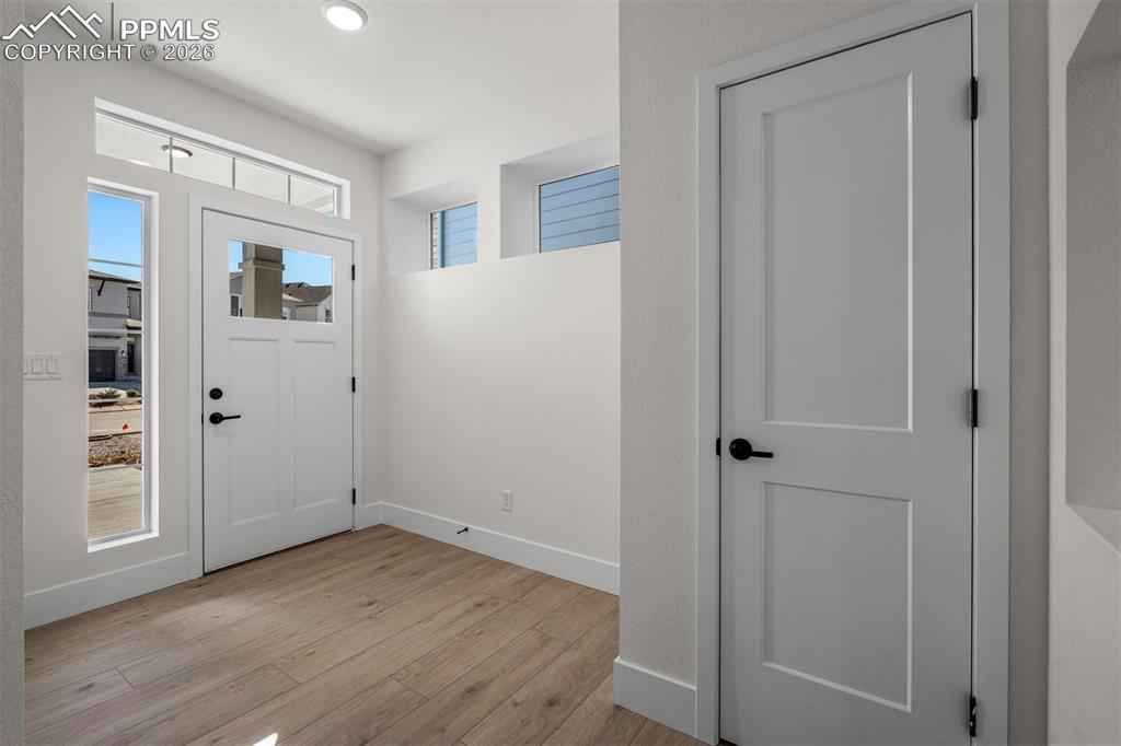 4534 Peak Crest View photo 2