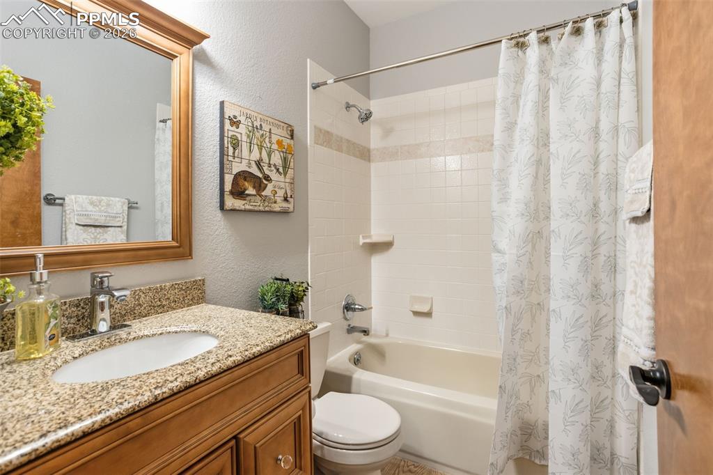 Full size bath #2 w/granite countertop