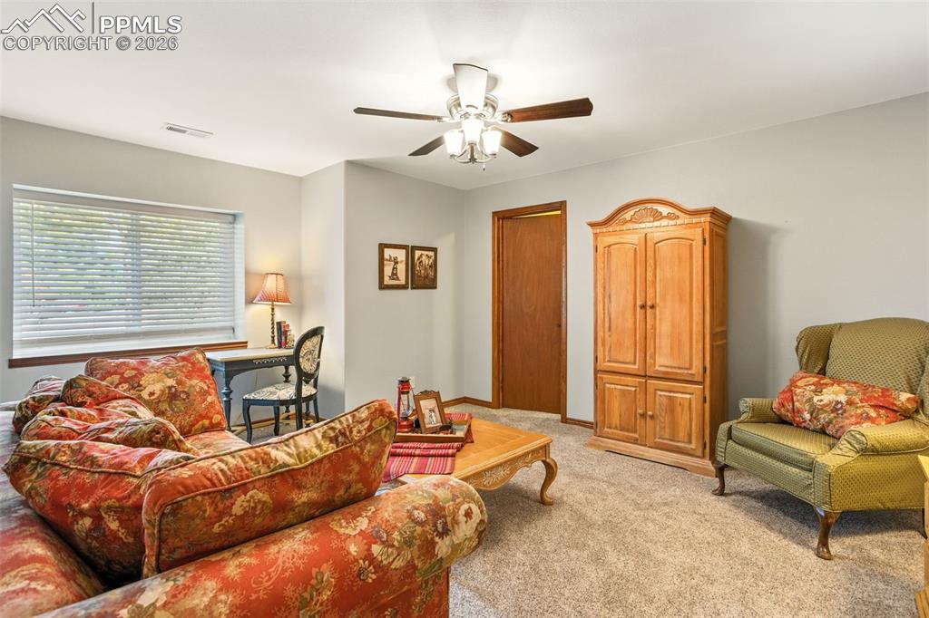 Garden level Bed #4 w/walk-in closet