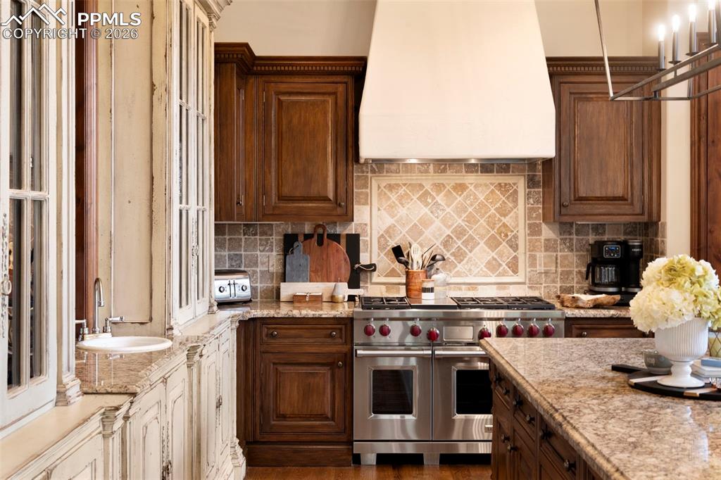 740 Silver Oak Grove