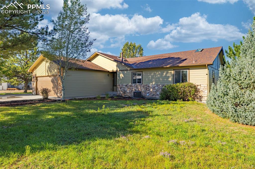 18175 Briarhaven Court photo 2