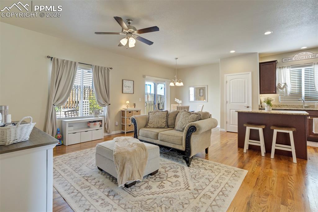 11572 Farnese Heights photo 3