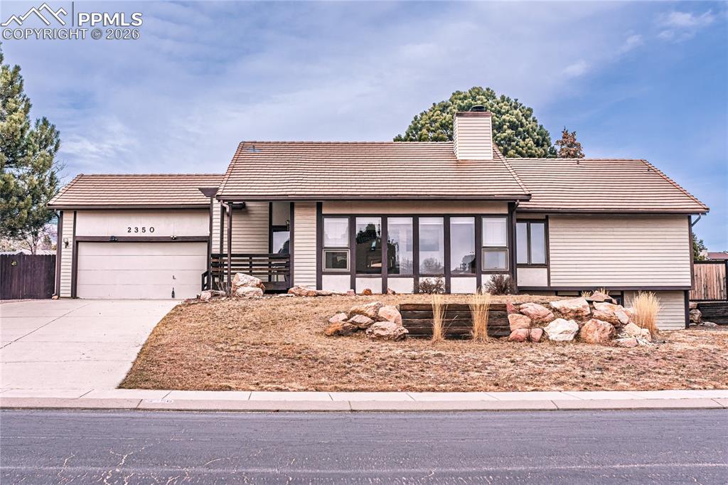 2350 Stoneridge Drive photo 2