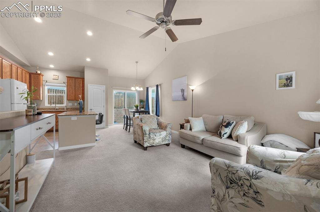 11558 Farnese Heights photo 2