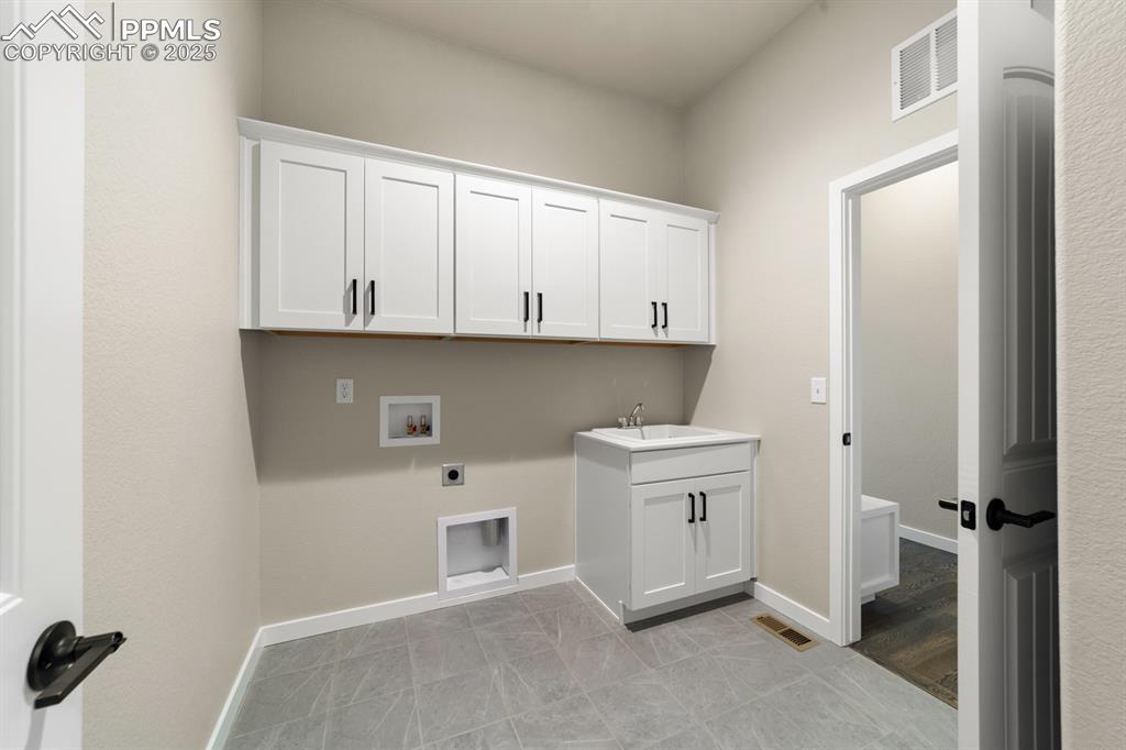 Same floor plan, different house for demonstration 