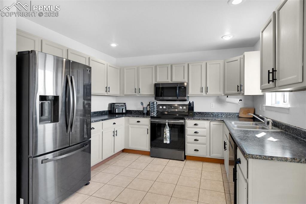 629 S Aguilar Drive photo 3