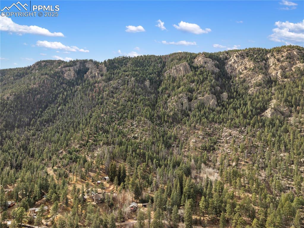 Mountain views of surrounding area