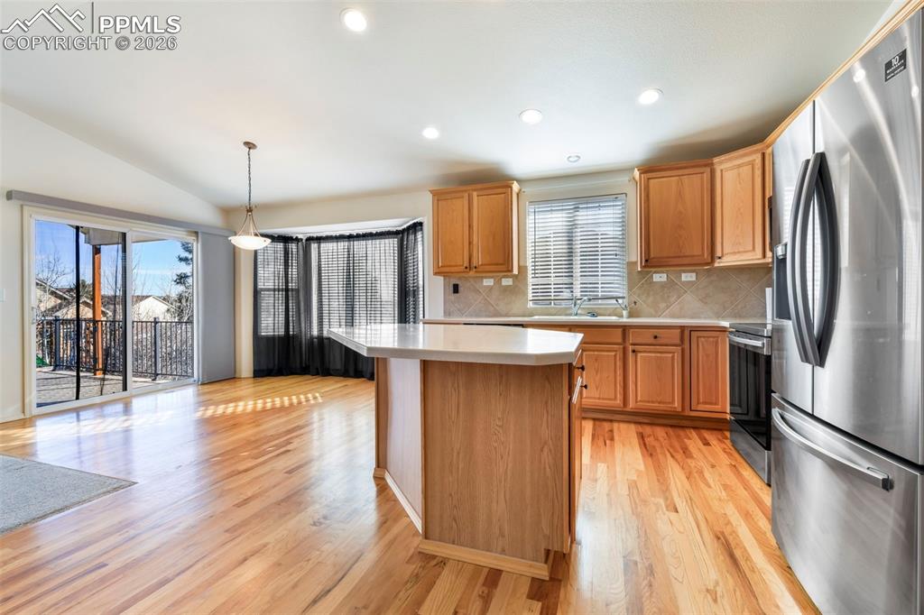 11791 Laurelcreek Drive photo 2