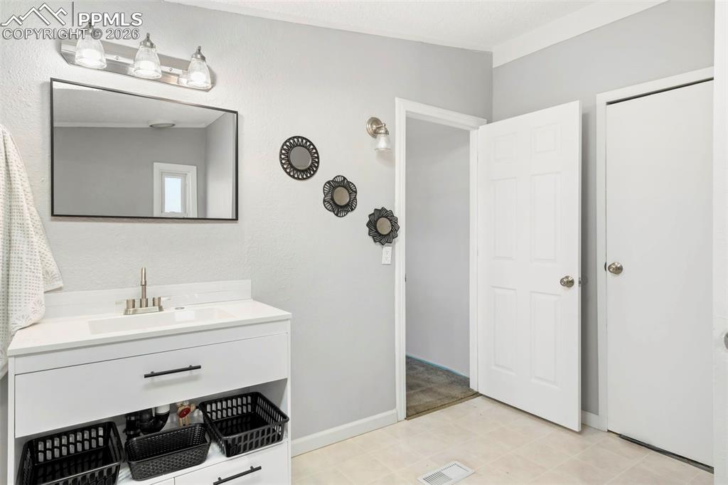 1621 Carltonia Street