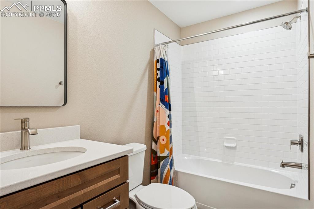 Lower Level Full Bath with Single Vanity & Tub/Shower