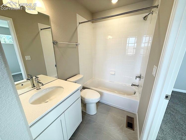 Full Bathroom, located within the 2nd Bedroom!