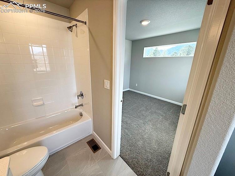 Full Bathroom, located within the 2nd Bedroom!