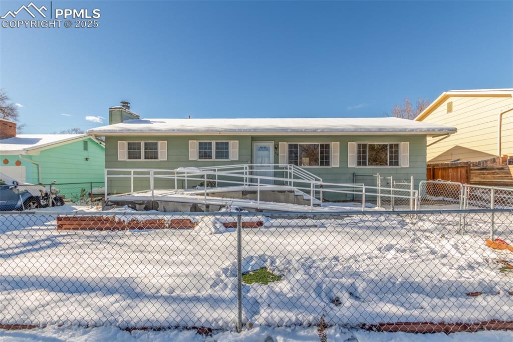 914 Arrawanna Street