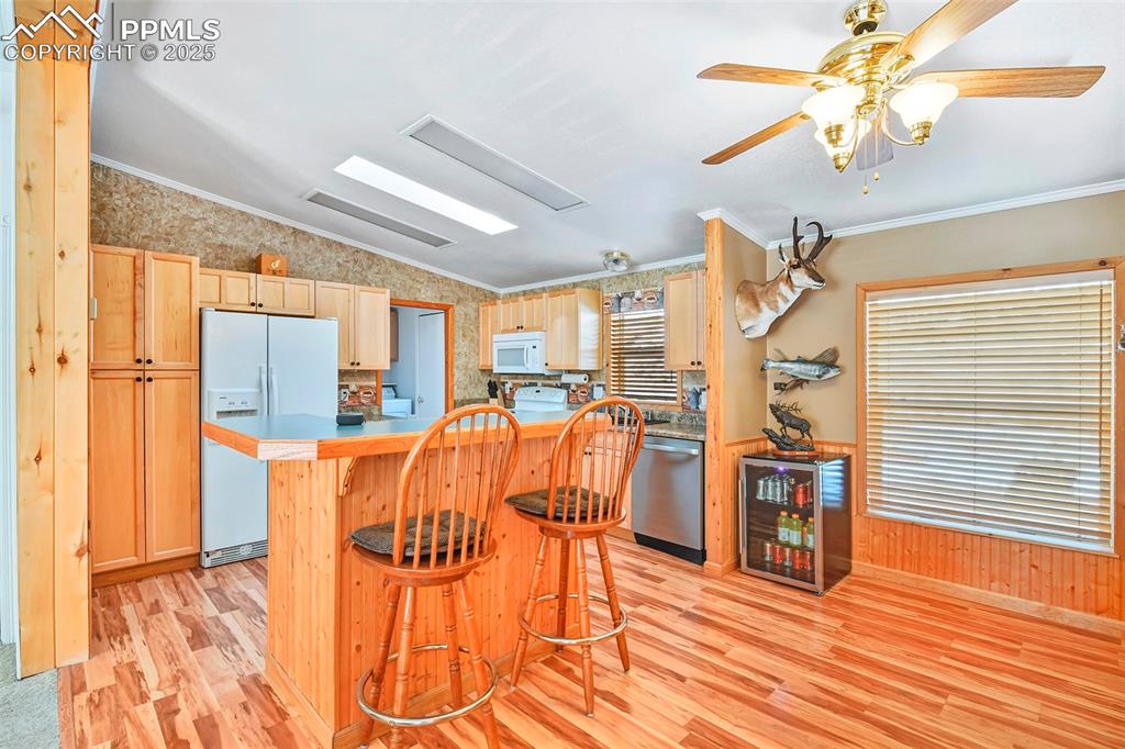Kitchen with Vaulted Ceiling, Skylight, Breakfast Bar and all Appliances Included