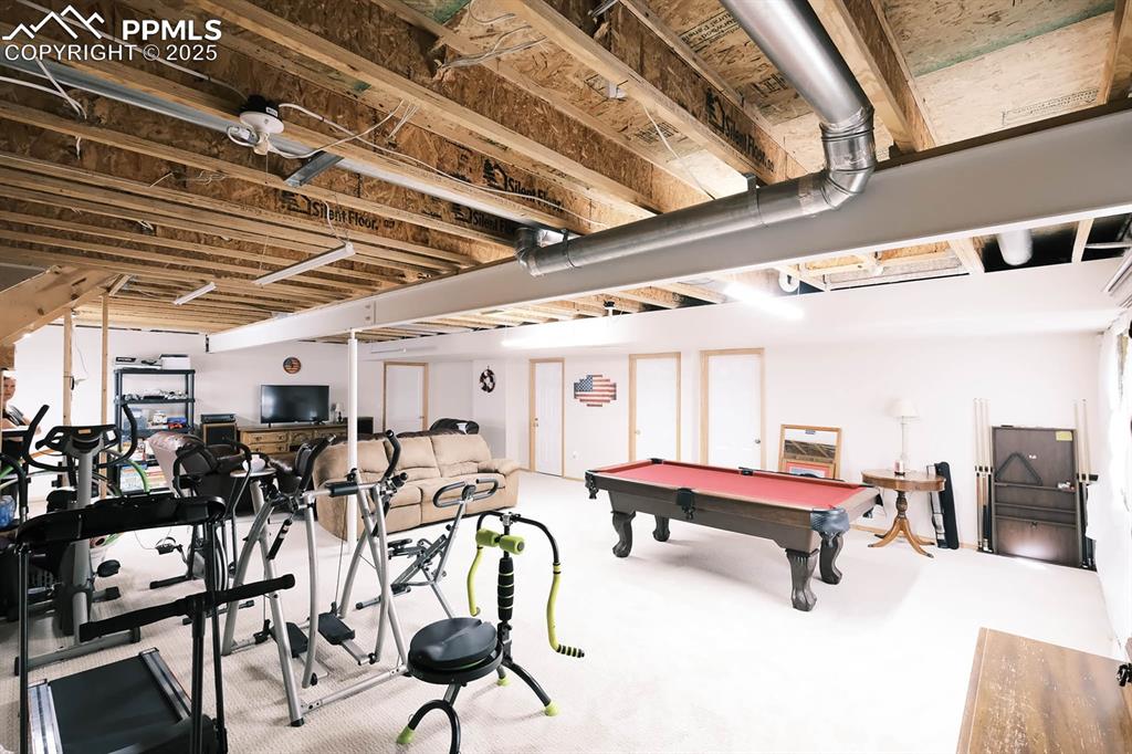 Lower level large spacious area 33 x 25