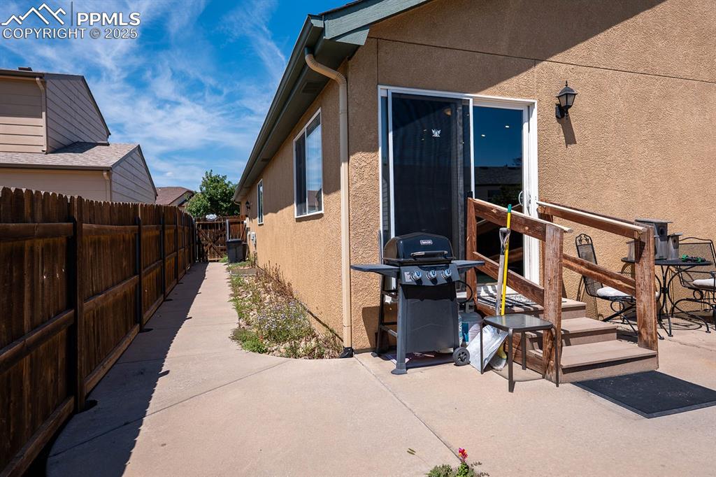 Extended concrete to the side gate