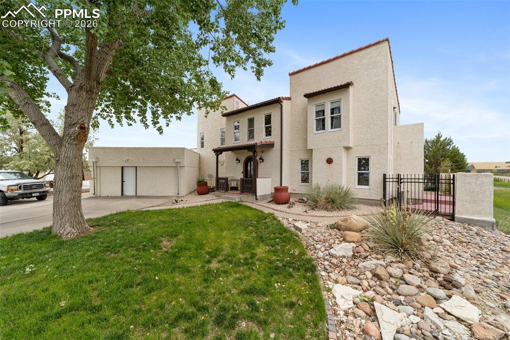 817 E Clarion Drive photo 3