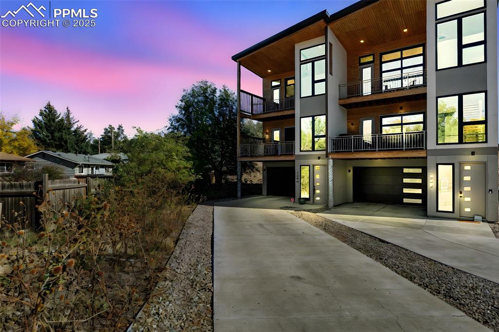 2260 Glenn Street photo 3