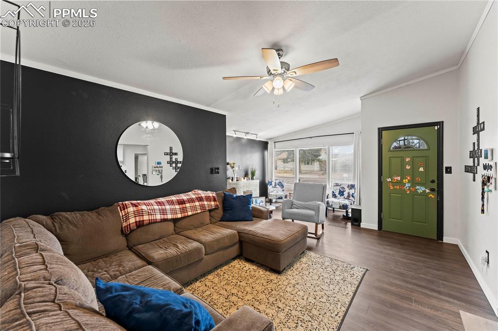 106 Hayes Drive photo 2