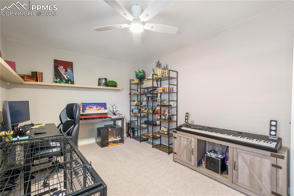 Upstairs 2nd bedroom with walk in closet