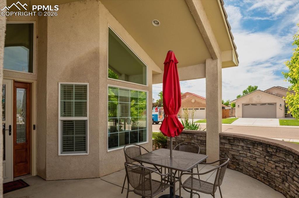 934 Aspencrest Drive photo 2