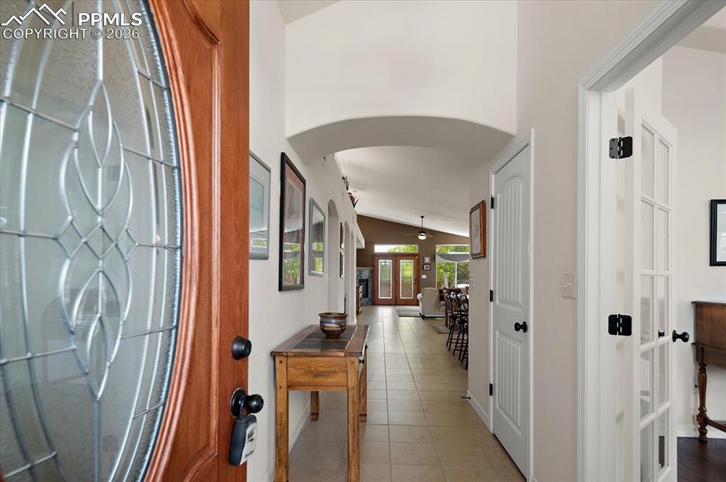 934 Aspencrest Drive photo 3