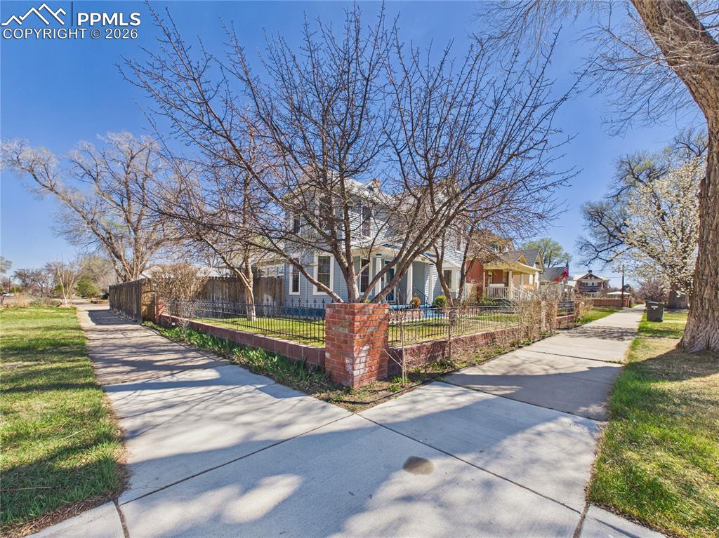 425 W Pitkin Avenue photo 3