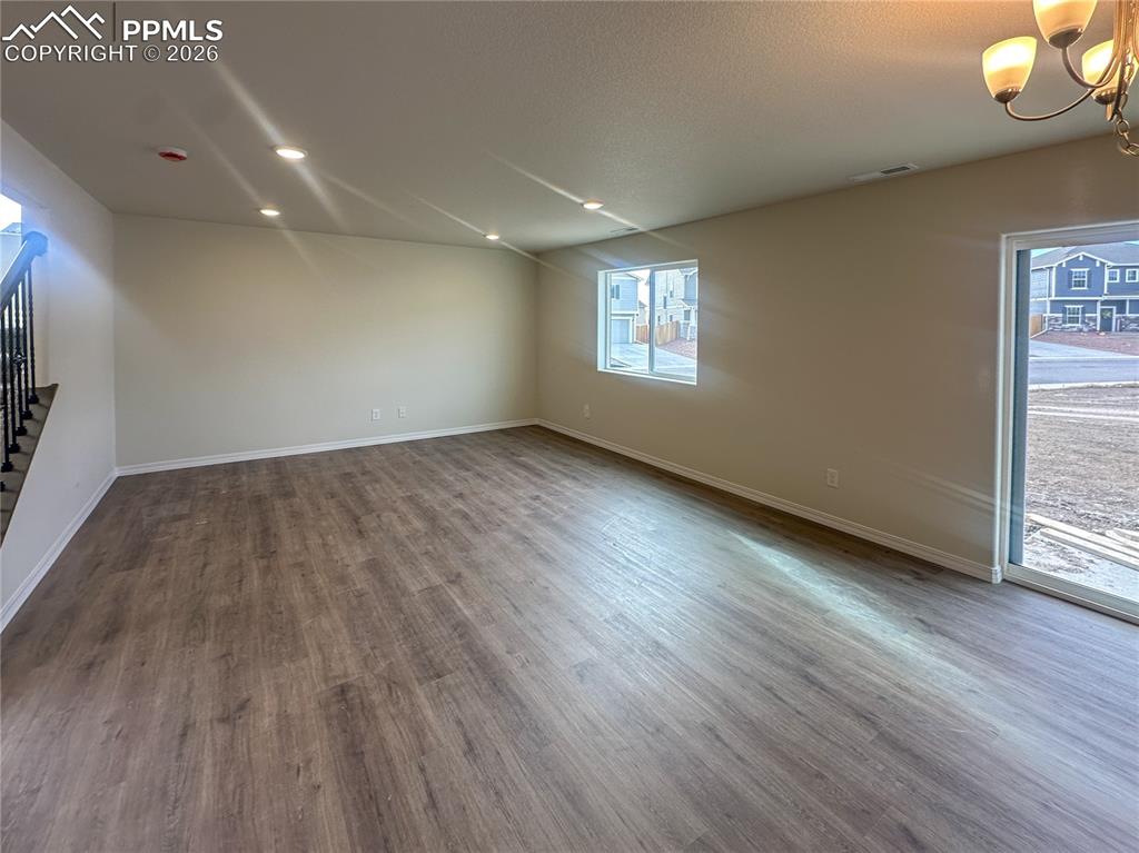 Photos of previous model. Some options may vary.