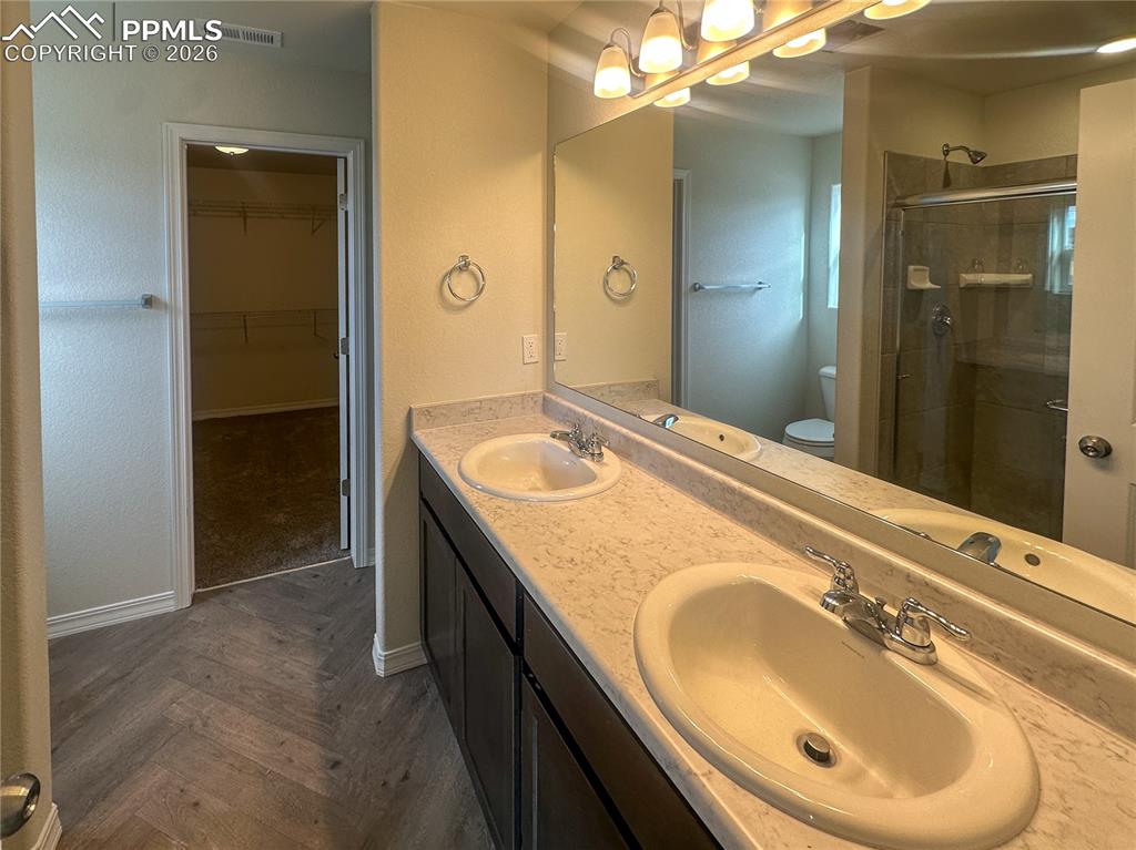 Photos of previous model. Some options may vary.