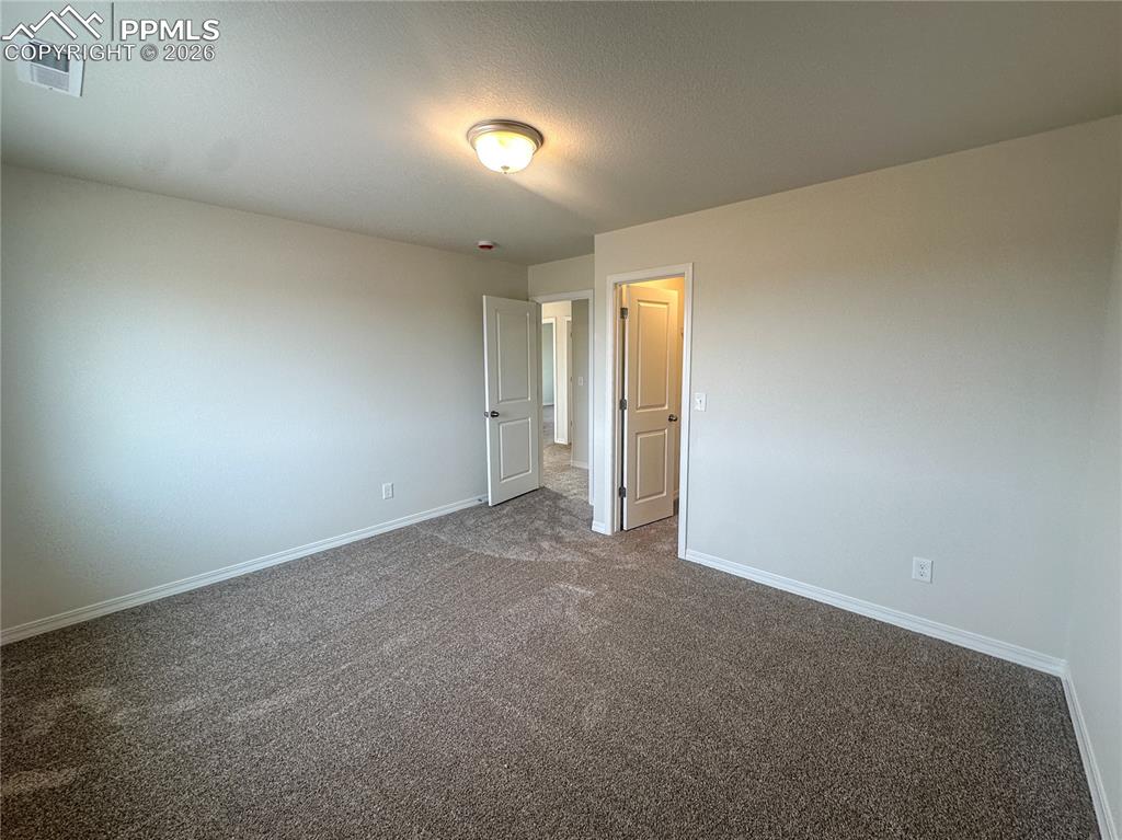 Photos of previous model. Some options may vary.