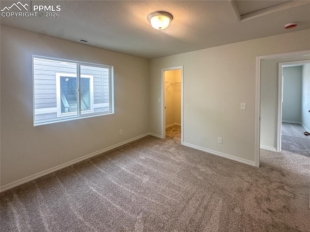 Photos of previous model. Some options may vary.