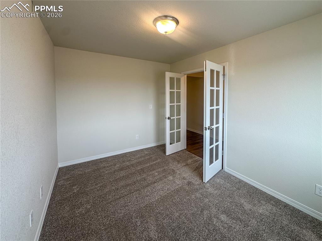 Photos of previous model. Some options may vary.