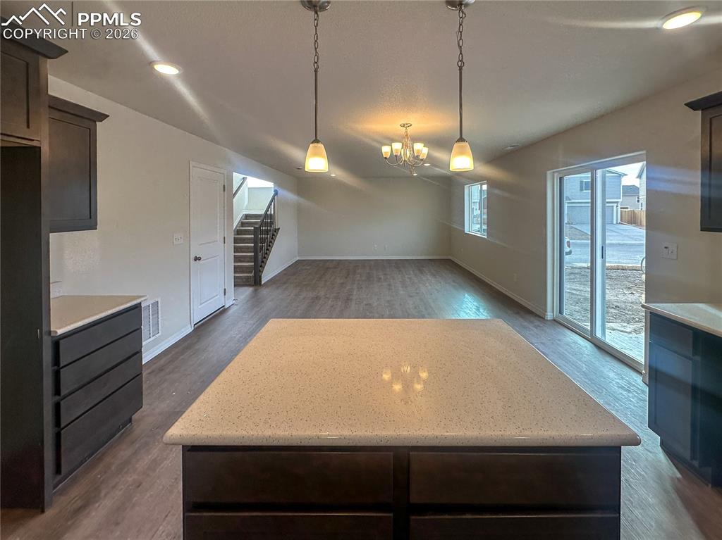 Photos of previous model. Some options may vary.