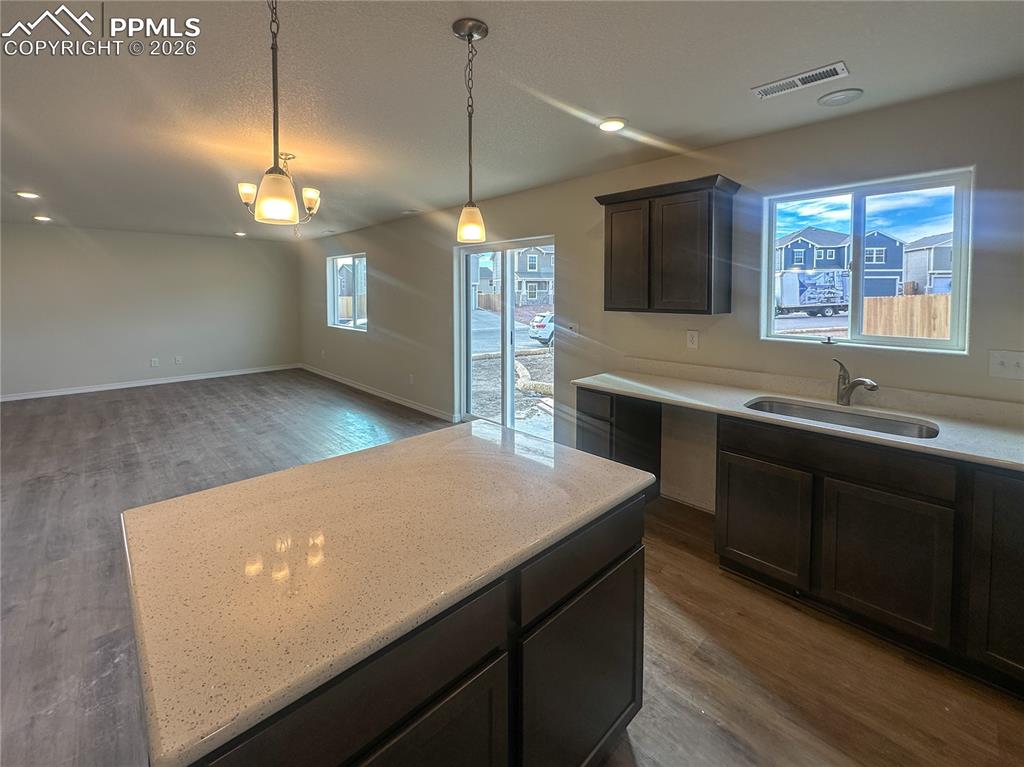 Photos of previous model. Some options may vary.