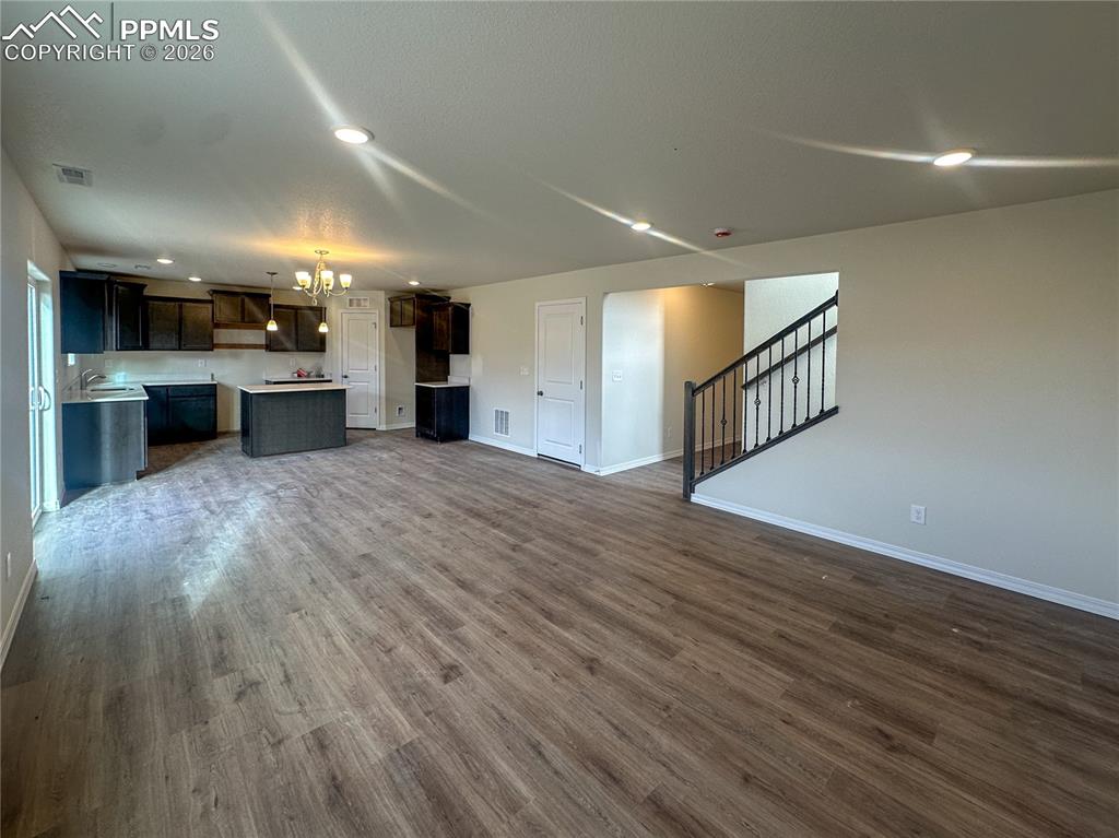 Photos of previous model. Some options may vary.