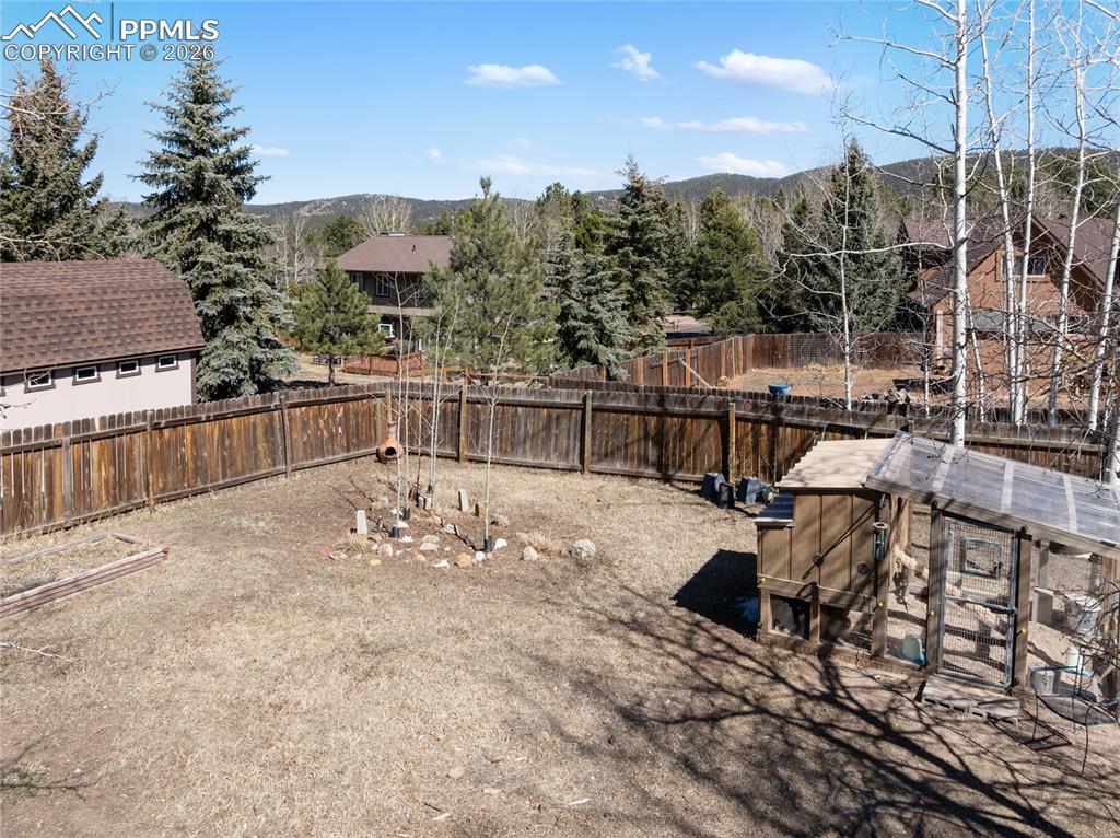 Chicken coop stays, great flat yard