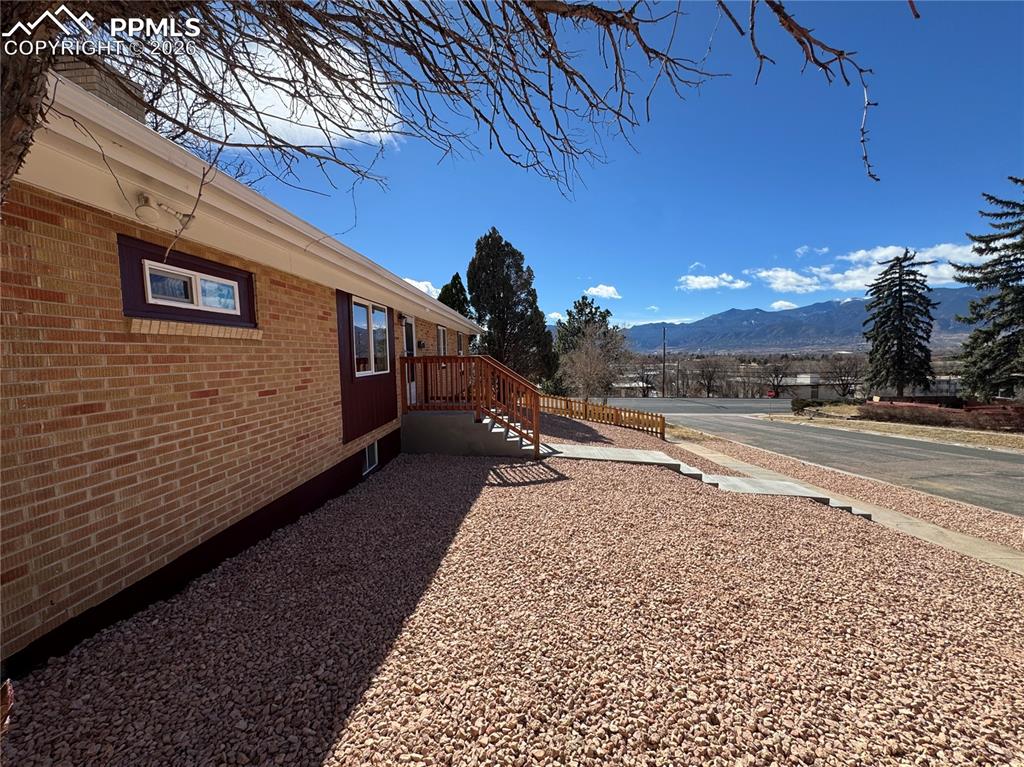 2005 LARK Drive photo 3