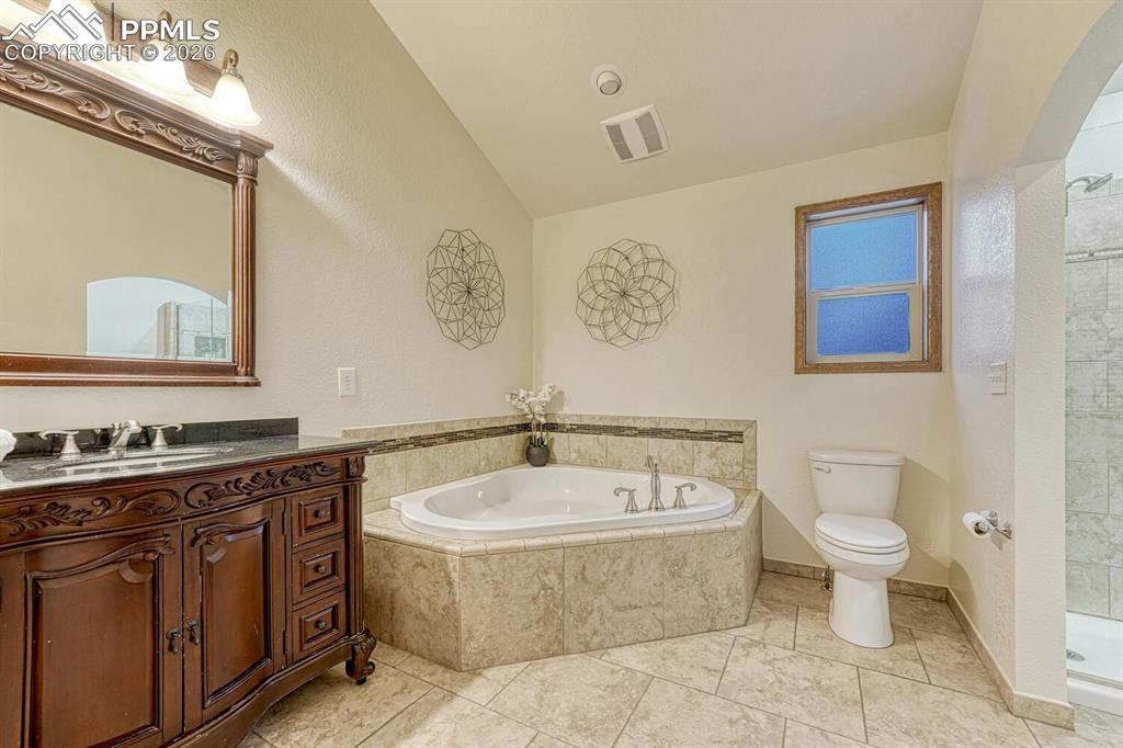 primary 5 piece ensuite